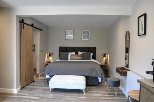 Beverley House | Luxury Suite - Samson in Beverley with patio and private parking