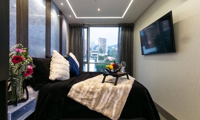 Lalinde Hotel | Luxury Suite with double jacuzzi