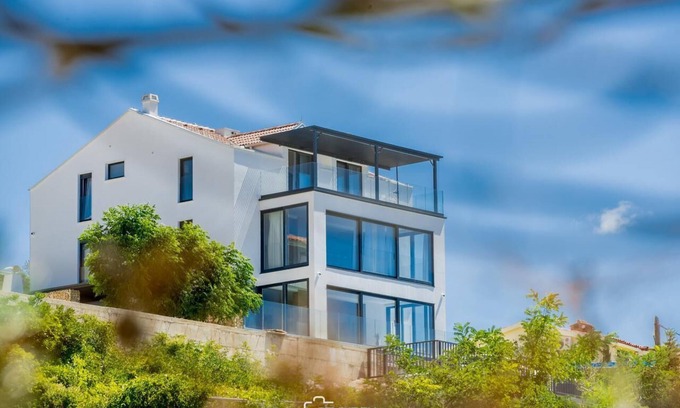 Vidalici Apartment | Luxury Suite with Panoramic Sea View & Jacuzzi