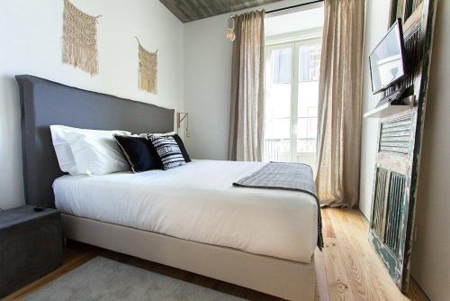 Chiado Apartment | Luxury T.M. Flat With a View
