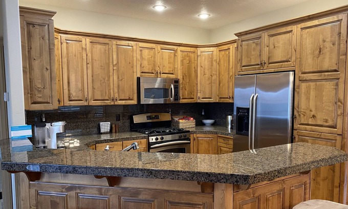 Southeast Boise House | Luxury townhome - minutes from downtown and airport!