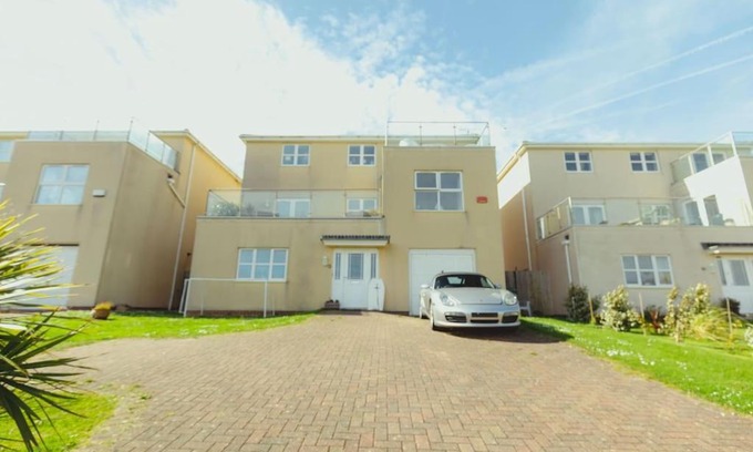 Trearddur Bay House | Luxury Trearddur Bay beach house with sea views
