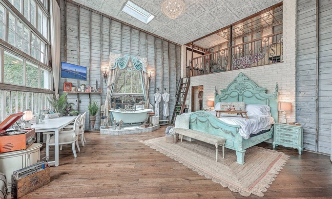 Wadmalaw Island Apartment | Luxury Treehouse Retreat near Charleston with Loft Pet friendly