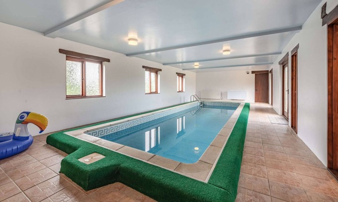Fairford Cottage | Luxury two bedroom holiday cottage with indoor swimming pool - The Pool House