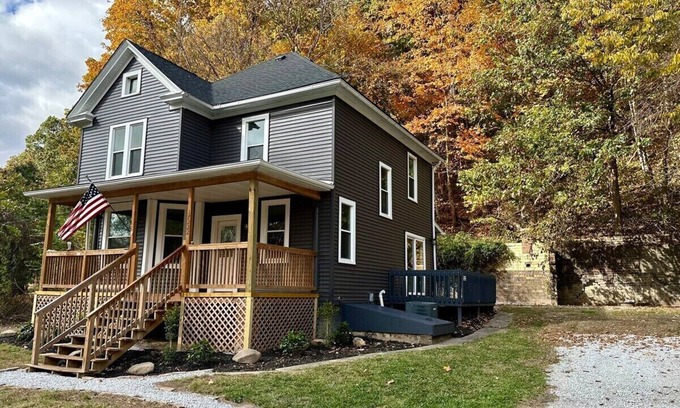Nelsonville Cottage | Luxury Vacation Rental Home with Hot Tub near Hocking Hills - 1st Choice Lodging