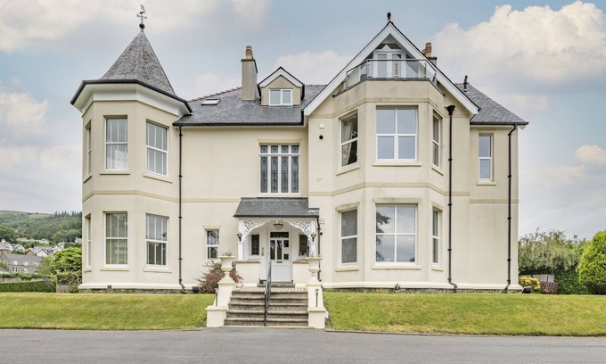 Llanrhychwyn Apartment | Luxury Valley Retreat - Trefriw EV Charge Point AVailable