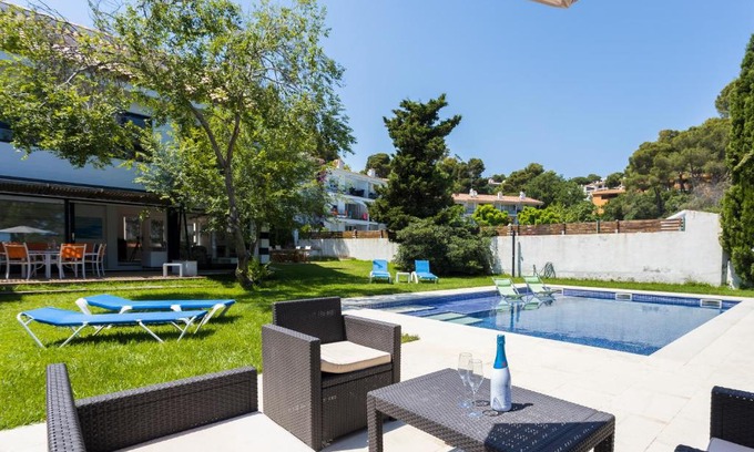 Calella de Palafrugell Villa | Luxury villa in front of the sea ROSITA