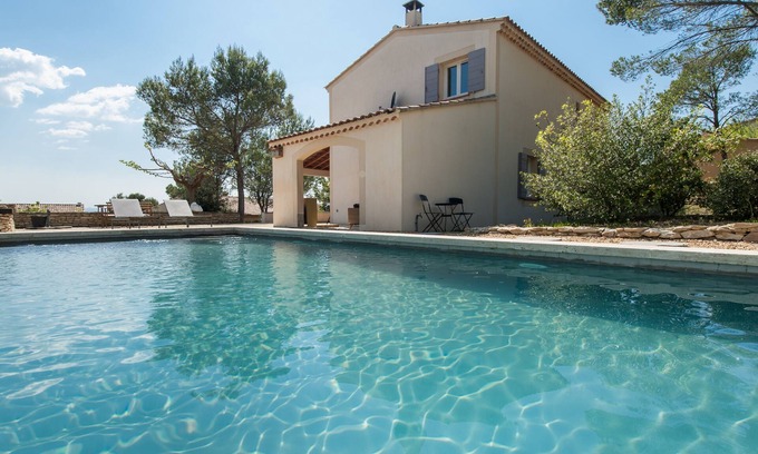 Saumane-de-Vaucluse Villa | Luxury villa La Coquille with air conditioning and private pool