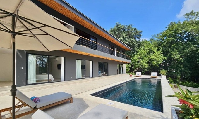 Tamarindo House | Luxury Villa 4 Bedrooms 4.5 Bathrooms in Tamarindo Casa Hanna