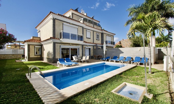 Sonnenland Villa | Luxury villa 7-1, with all the comforts for an unforgettable vacation.