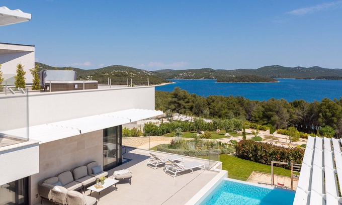 Jezera Villa | Luxury Villa Aquila with Pool