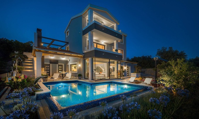 Okrug Gornji Villa | Luxury Villa Argemonia - Stunning view, Heated Pool, Jacuzzi , Gym .