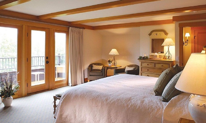 Moscow Villa | Luxury Villa at Trapp Family Lodge Resort Stowe Vermont