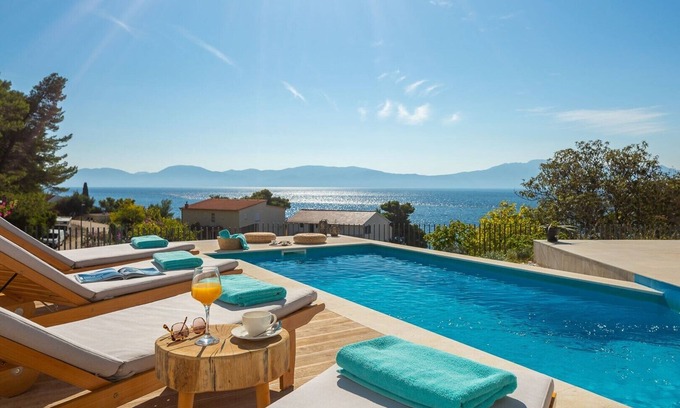 Gradac Villa | Luxury Villa Azul Makarska with a private pool and sea view