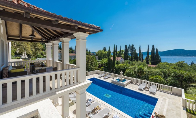 Trsteno Villa | Luxury Villa/Beautiful view/Serenity/Game of Thrones Gardens
