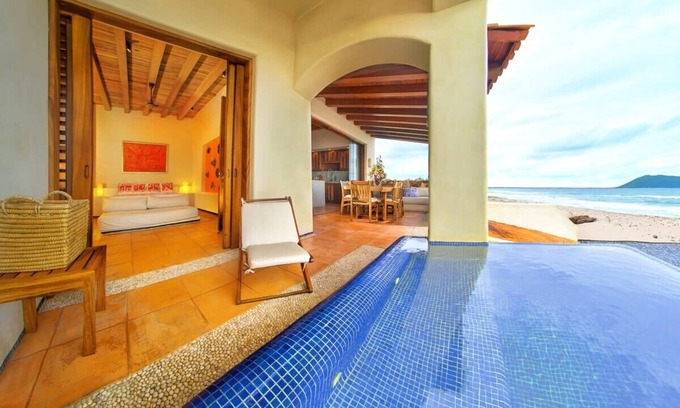 Ixtapa - Zihuatanejo House | Luxury Villa con Alberca Privada en Las Palmas