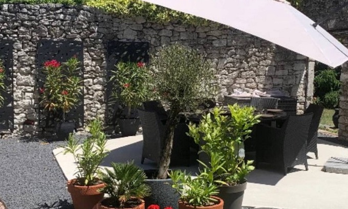 Montaigu-de-Quercy Villa | Luxury villa with pool and courtyard