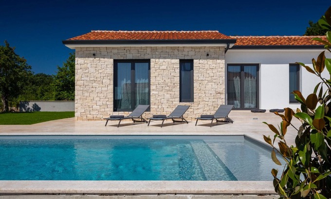 Kringa Villa | Luxury villa Gala with pool and grill in Tinjan