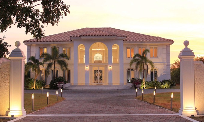Playa Blanca House | Luxury villa in Buenaventura