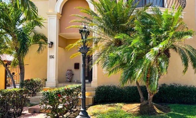 Gold Coast Villa | Luxury Villa in Gold Coast 3 Community Pools