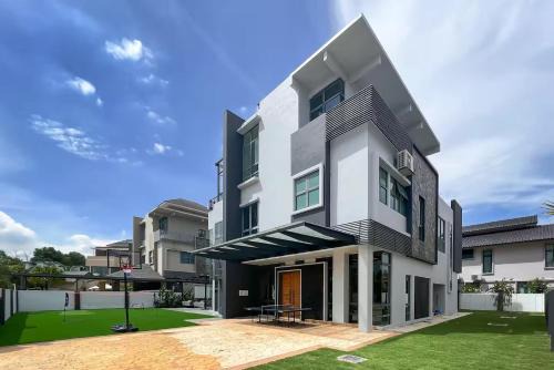 Seksyen 7 Villa | Luxury Villa Kristal Seksyen 7, Shah Alam - Smarthome