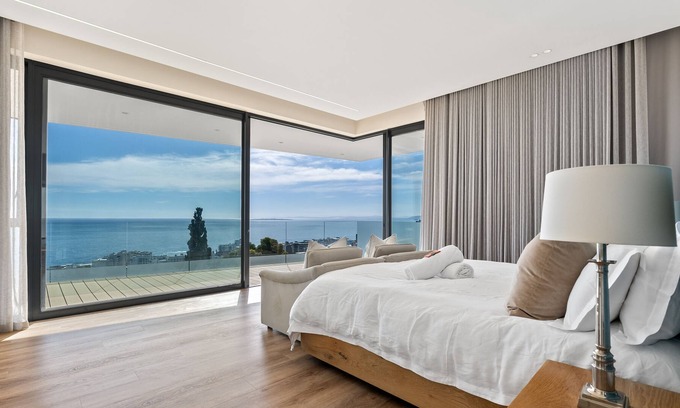 Bantry Bay Villa | Luxury Villa, Private Pool, Garden, Generator, Incredible Views Over Cape Town