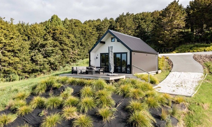 Mangawhai Villa | Luxury Villa: Romantic Escape w/Breathtaking Views
