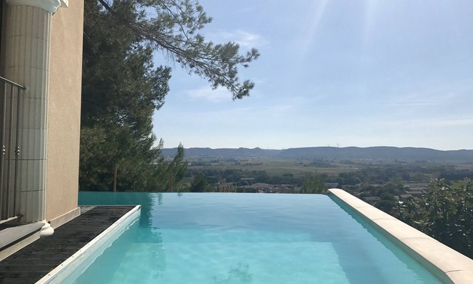 Laudun House | Luxury villa: SPA, infinity pool on the hillside