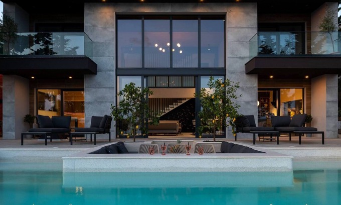 Starigrad Villa | Luxury Villa Soho infinity pool, Jacuzzi, sauna, family, stylish, quiet area