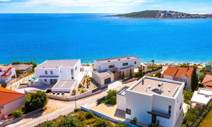 Sevid Villa | Luxury Villa Tempera with Pool