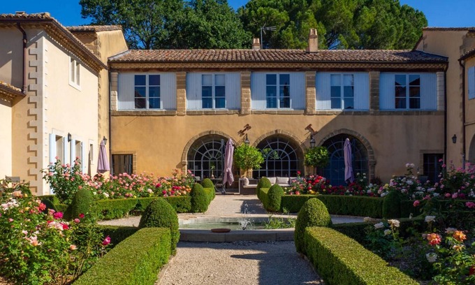 Montaren-et-Saint-Mediers Villa | Luxury Villa with Heated Pool, Yoga, Air-Conditioning, Uzes Provence