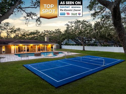 Largo Villa | Luxury Villa with Pickleball Court, Heated Pool, Treehouse and Game Room