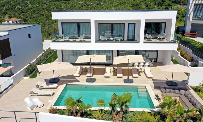 Jakisnica Villa | Luxury villa with private heated pool