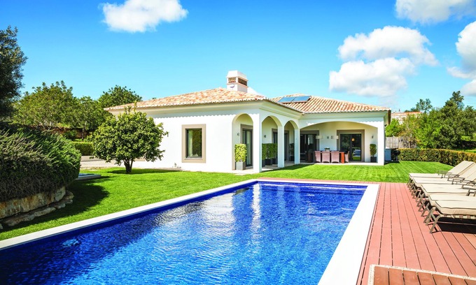 Boliqueime Villa | Luxury Villa with Private Pool, Cinema & Games Room. Near to Beaches & Golf.