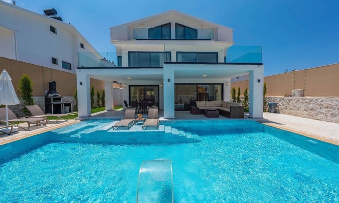 Fethiye Villa | Luxury villa with private pool & garden overseeing stunning picturesque mountain