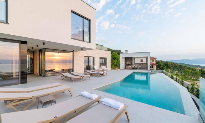 Ravni Villa | Luxury Villa with Sauna