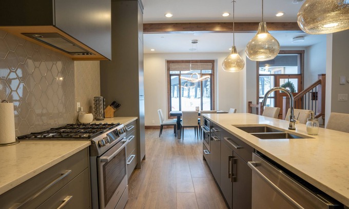 Sundance Estates House | Luxury Village Retreat - Steps from the Village