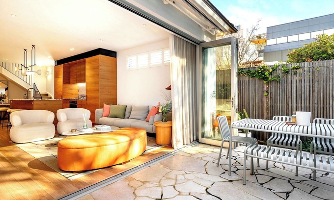 Clovelly House | Luxury Villas Clovelly Beachside Gem