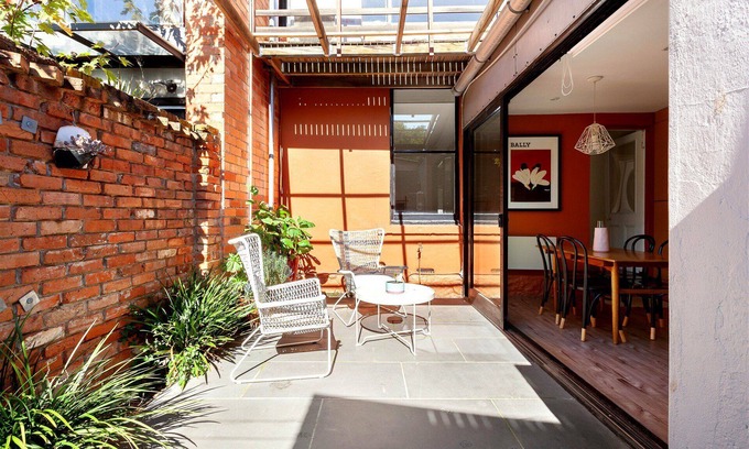 Collingwood House | Luxury Villas Little Charles (Pet Friendly)