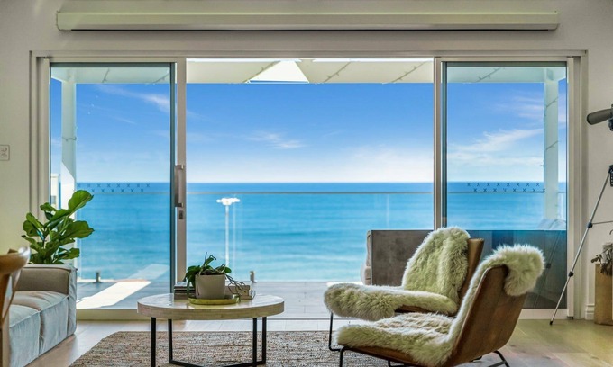 Bondi House | Luxury Villas Tamarama Surf View (Walk to Beach)