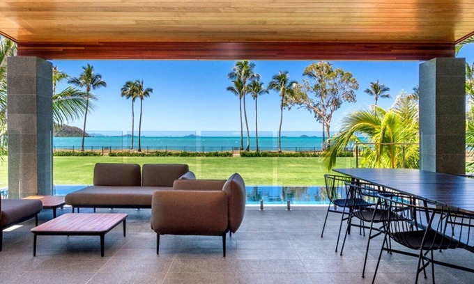 Flametree House | Luxury Villas Turquoise (Heated Pool)