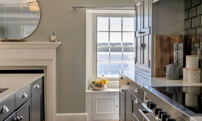 Findhorn Apartment | Luxury Waterfront Retreat