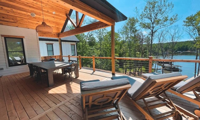 Mineral House | Luxury Waterfront: game room, hot tub, boat dock