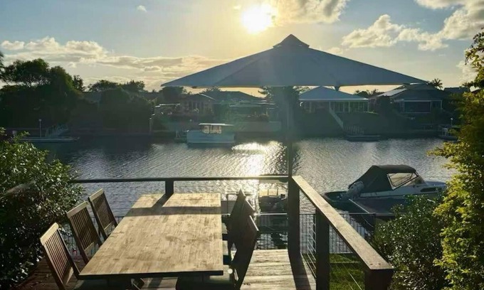 Bongaree House | Luxury Waterfront Retreat: Pet friendly Canal Home with Jetty on Bribie Island!