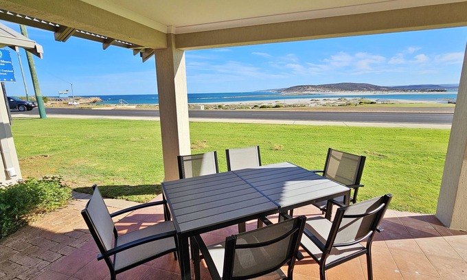 Kalbarri Apartment | Luxury Waterfront | Sleeps 6 | Resort Pool | Wifi