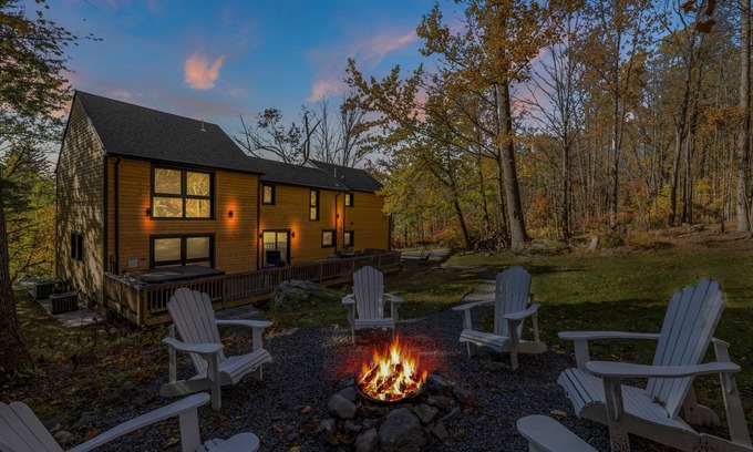 Tannersville House | Luxury West Hill Villa! 7 BR,4 Bath,24+ Sleeps! @ Camelback, Sauna!β·οΈππ£