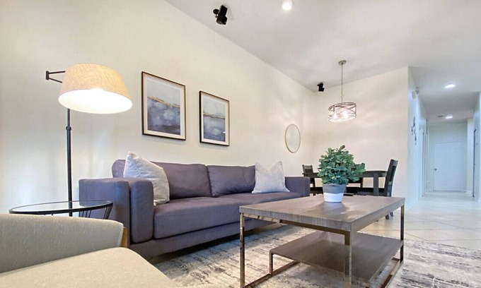 Westchase Apartment | Luxury Westchase Living with Private Garage
