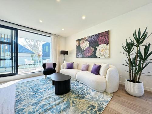 Greenlane House | Luxury4B Holiday House in Central Greenlane - ASB showgrounds & Cornwall Park