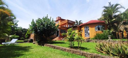 Amatlan House | Luz Azul Centro de Meditación y Retiros Holísticos