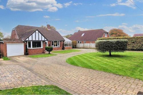 Lympne House | Lympne - 7 mins Channel Tunnel